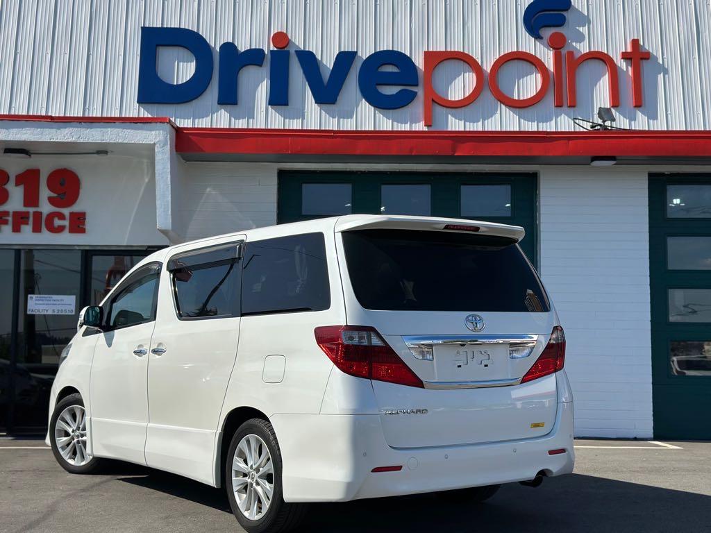 2009 Toyota Alphard - photo 2