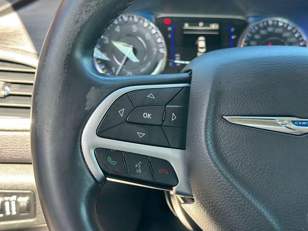 2015 Chrysler 200 Limited - photo 15