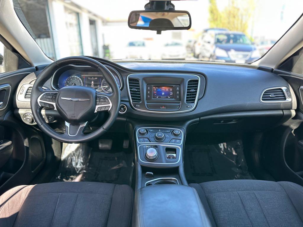 2015 Chrysler 200 Limited - photo 9