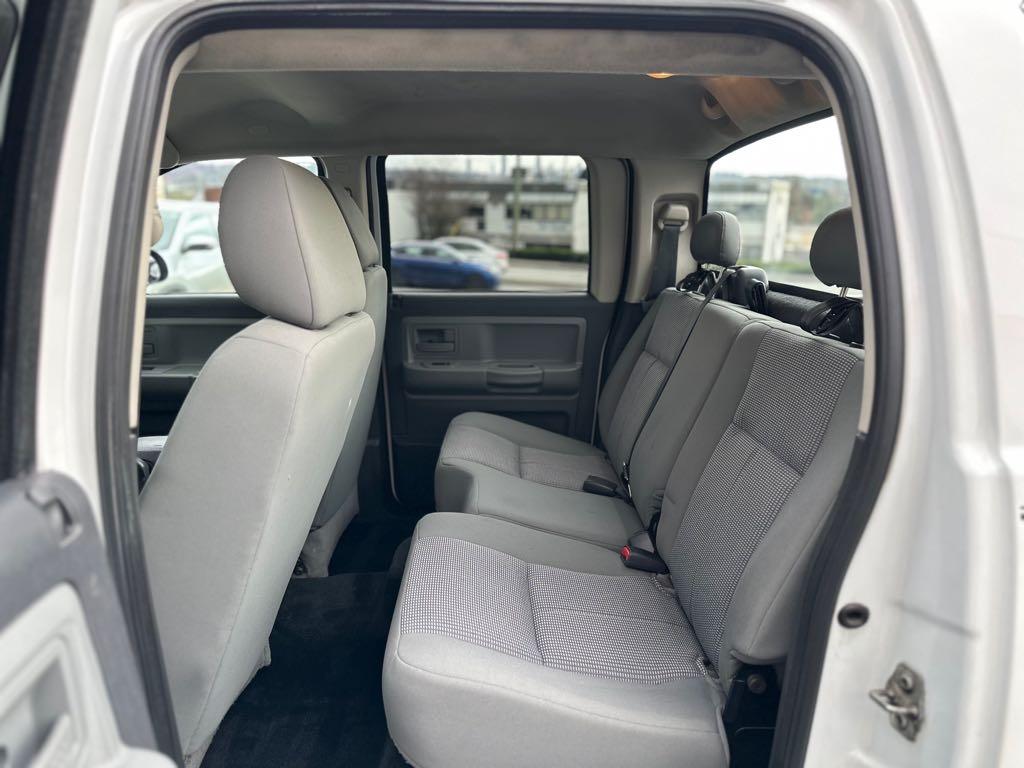 2011 Dodge Dakota SXT - photo 10