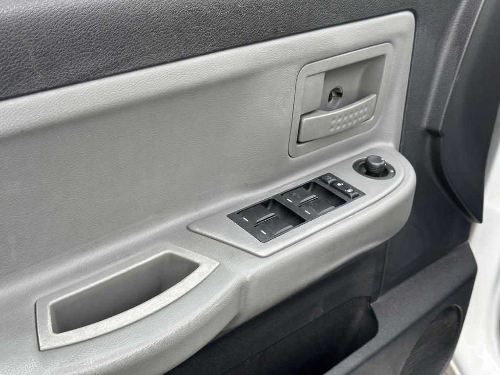 2011 Dodge Dakota SXT - photo 15