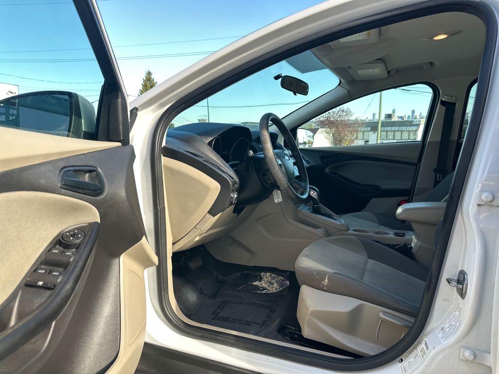 2012 Ford Focus SE - photo 11