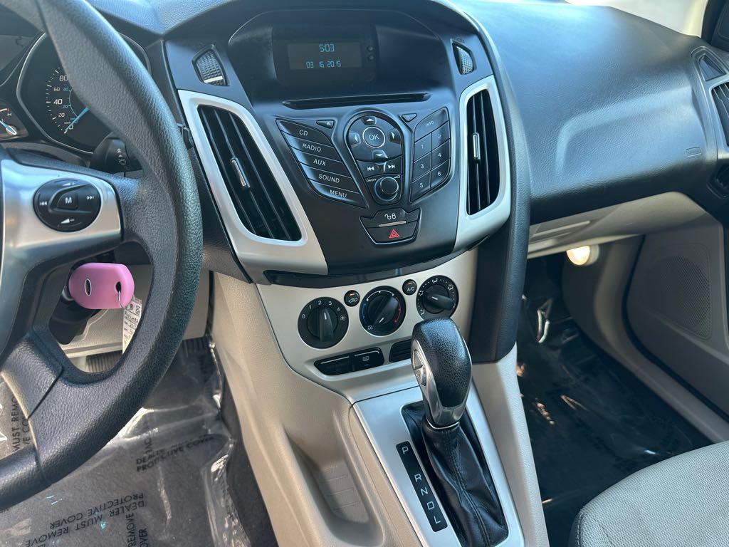 2012 Ford Focus SE - photo 15