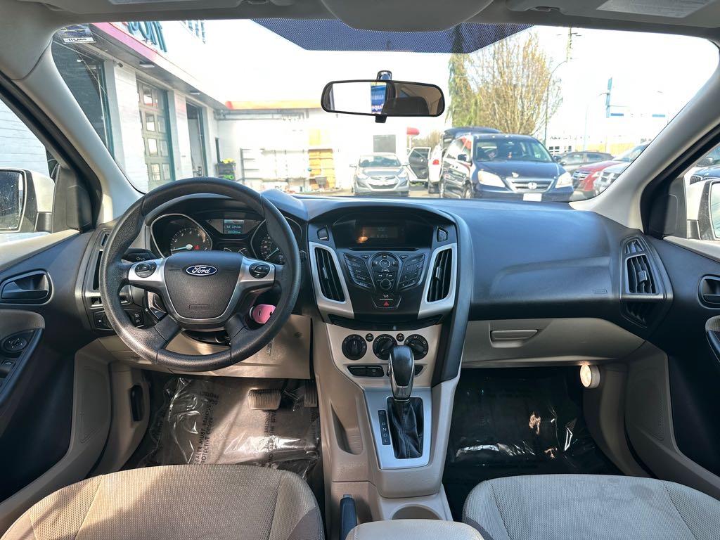 2012 Ford Focus SE - photo 9