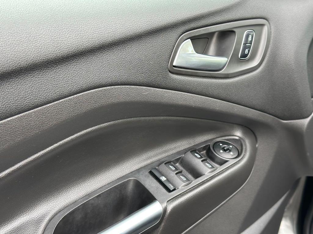 2017 Ford Escape SE - photo 12