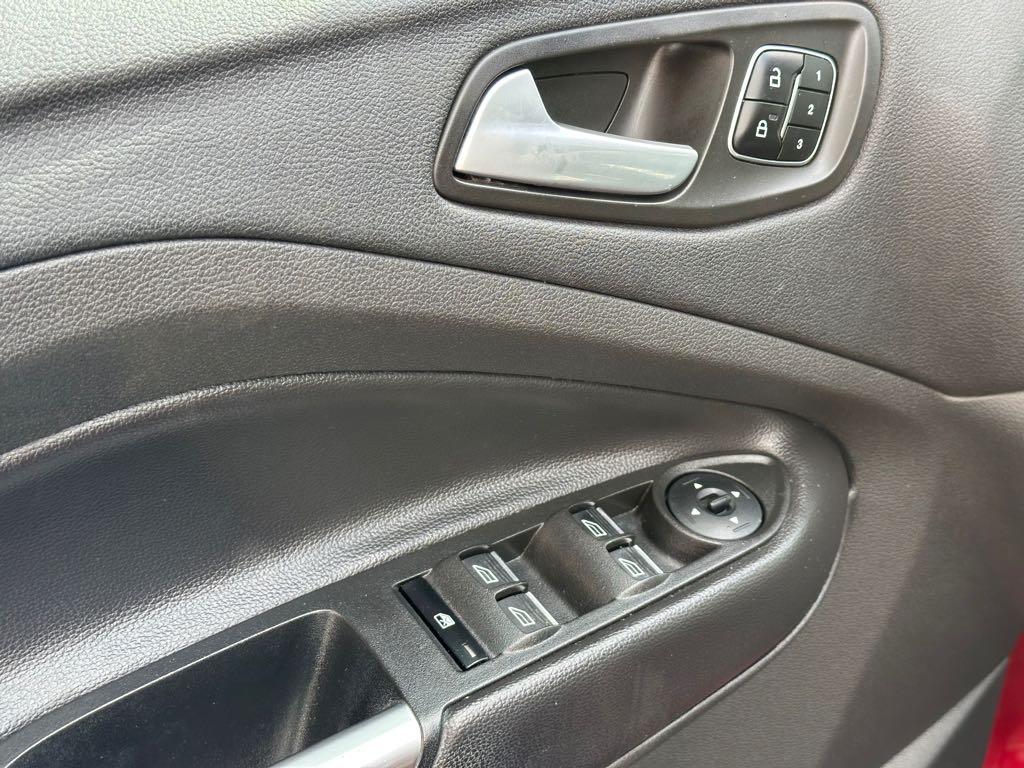 2017 Ford Escape Titanium for sale at Drive Point Auto in Coquitlam, BC — photo 14 of 21