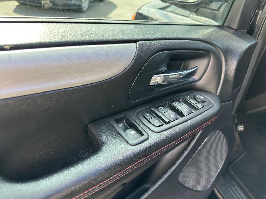 2013 Dodge Grand Caravan R/T for sale at Drive Point Auto in Coquitlam, BC — photo 14 of 18