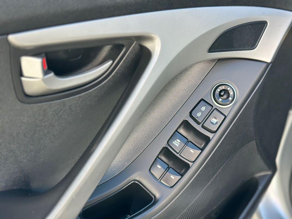 2015 Hyundai Elantra GLS - photo 12