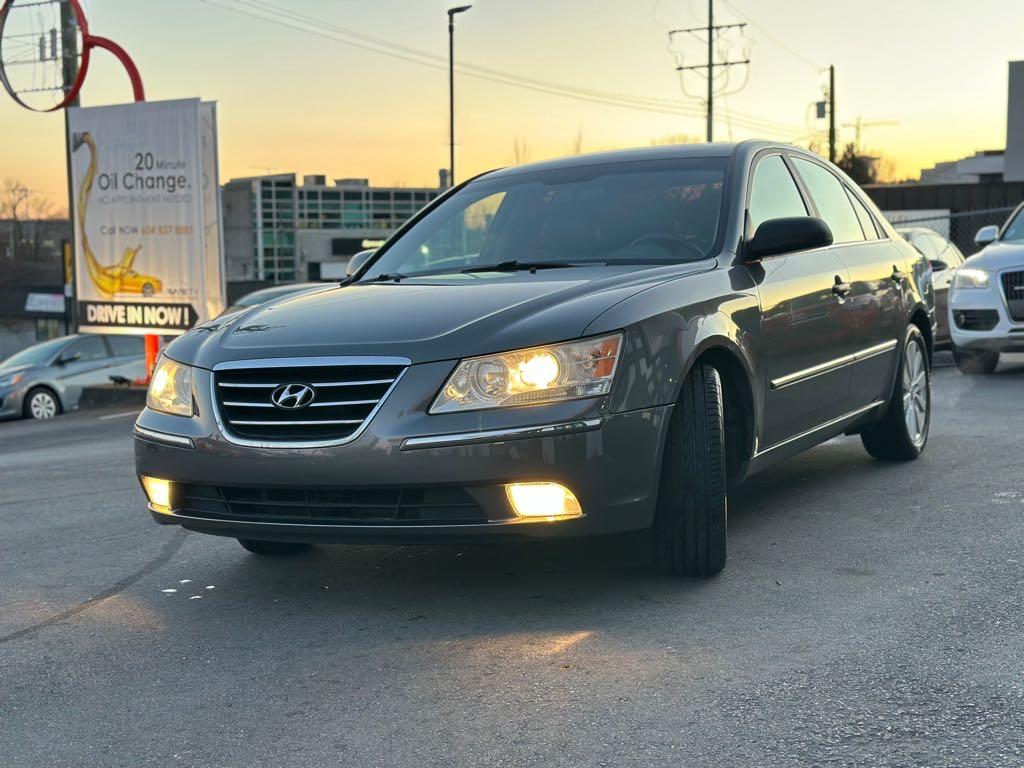 2010 Hyundai Sonata Limited - photo 2