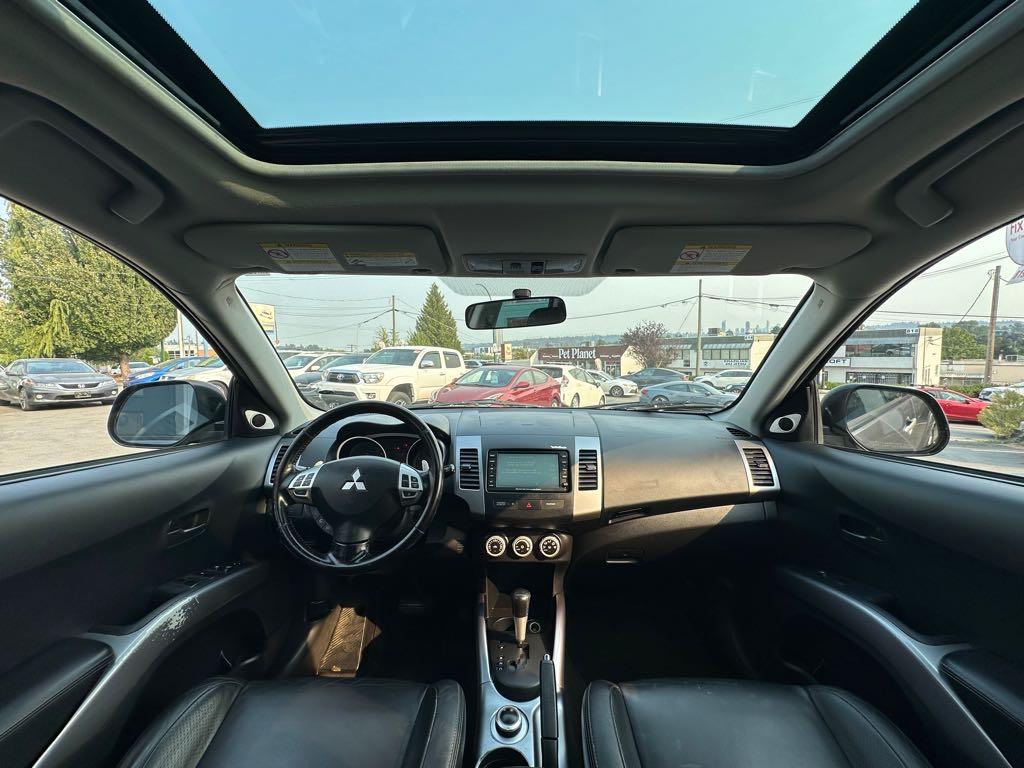 2007 Mitsubishi Outlander for sale at Drive Point Auto in Coquitlam, BC — photo 11 of 21