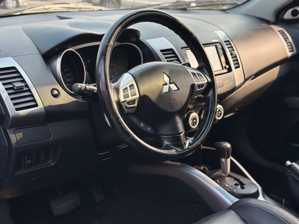 2007 Mitsubishi Outlander for sale at Drive Point Auto in Coquitlam, BC — photo 14 of 21