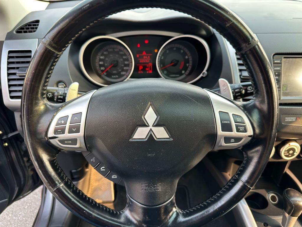 2007 Mitsubishi Outlander for sale at Drive Point Auto in Coquitlam, BC — photo 15 of 21