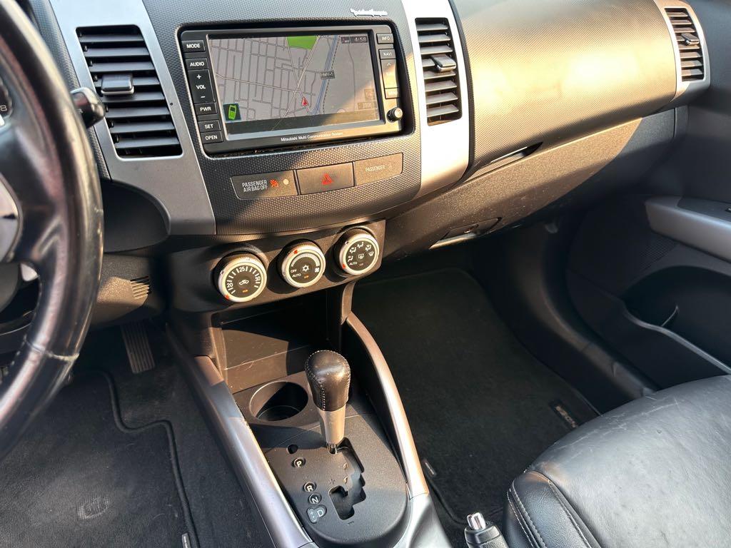2007 Mitsubishi Outlander for sale at Drive Point Auto in Coquitlam, BC — photo 16 of 21