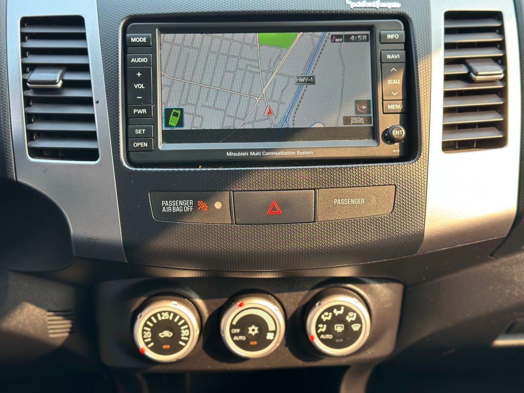 2007 Mitsubishi Outlander for sale at Drive Point Auto in Coquitlam, BC — photo 17 of 21
