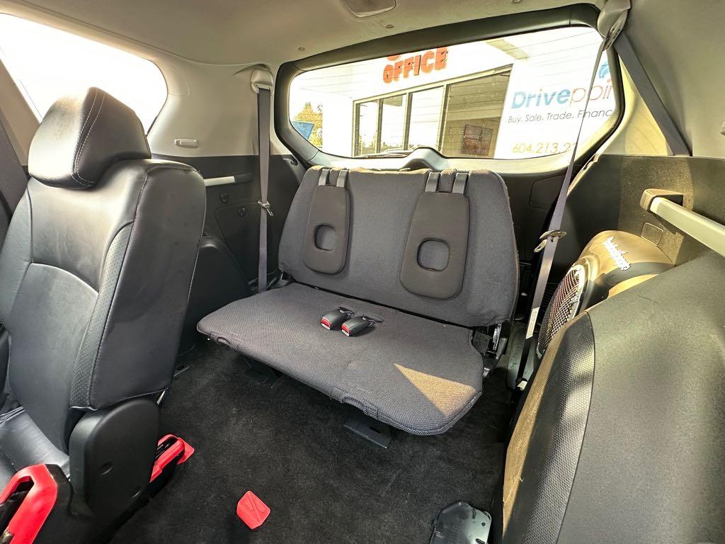 2007 Mitsubishi Outlander for sale at Drive Point Auto in Coquitlam, BC — photo 8 of 21