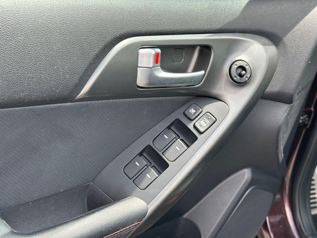 2011 Kia Forte HGS for sale at Drive Point Auto in Coquitlam, BC — photo 14 of 22
