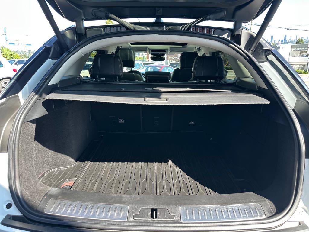 2018 Land Rover Range Rover Velar S for sale at Drive Point Auto in Coquitlam, BC — photo 7 of 19