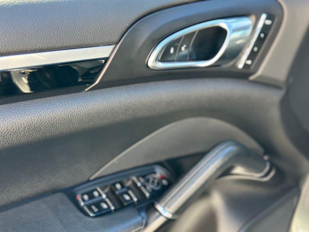 2016 Porsche Cayenne for sale at Drive Point Auto in Coquitlam, BC — photo 13 of 19