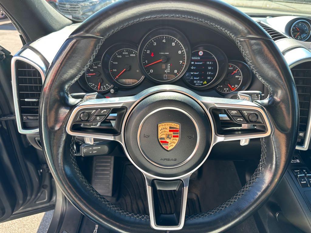 2016 Porsche Cayenne for sale at Drive Point Auto in Coquitlam, BC — photo 15 of 19