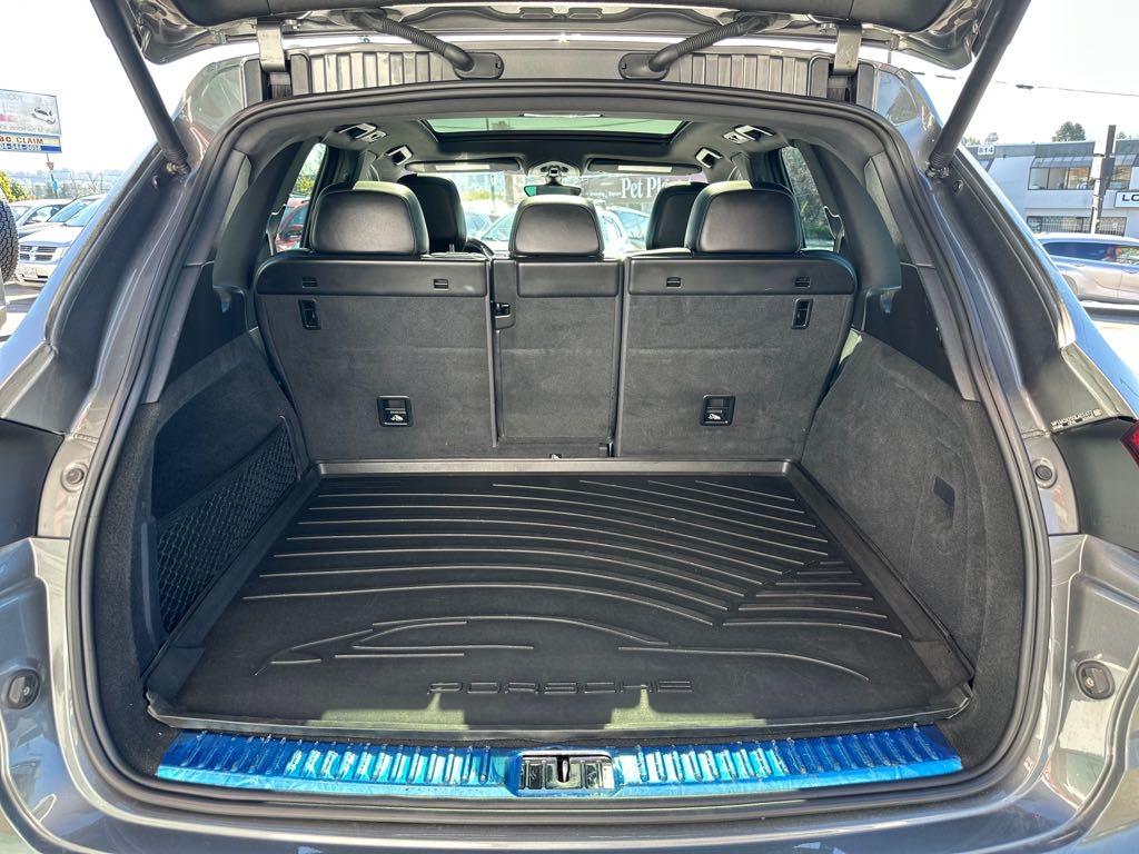 2016 Porsche Cayenne for sale at Drive Point Auto in Coquitlam, BC — photo 7 of 19
