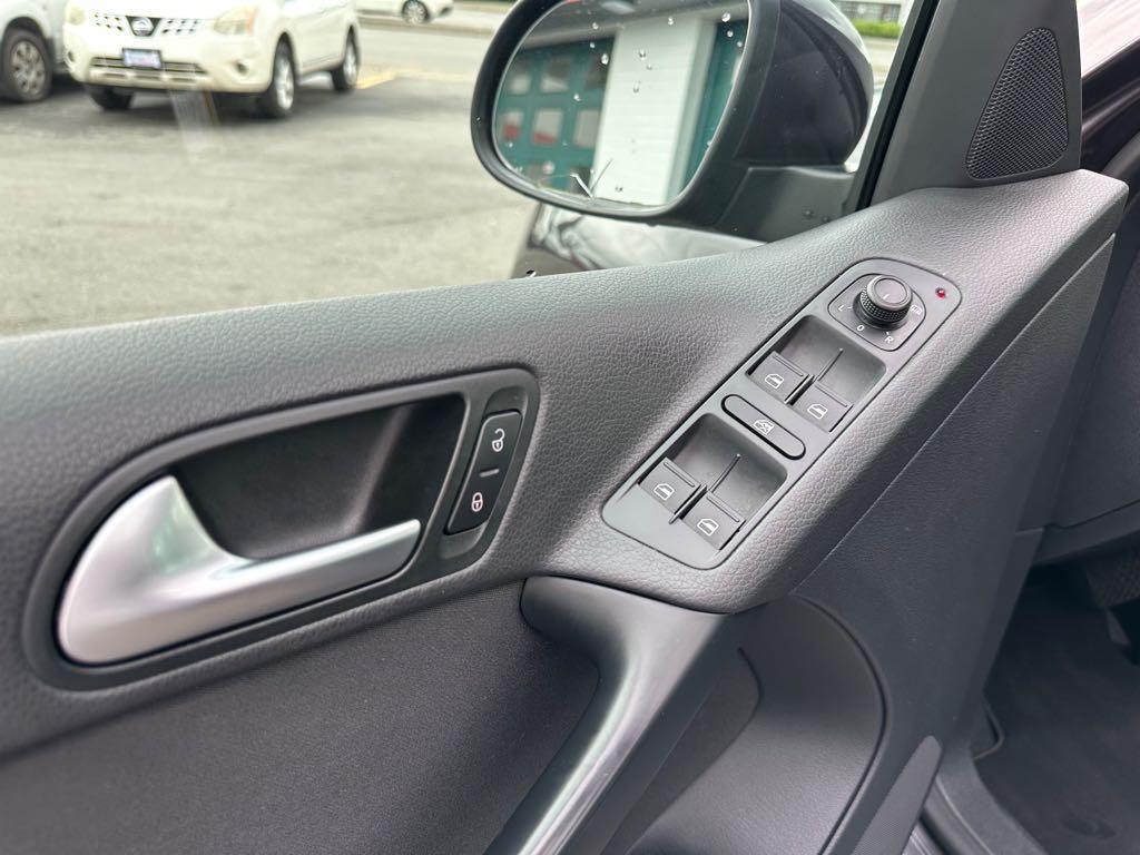 2016 Volkswagen Tiguan Comfortline for sale at Drive Point Auto in Coquitlam, BC — photo 12 of 22