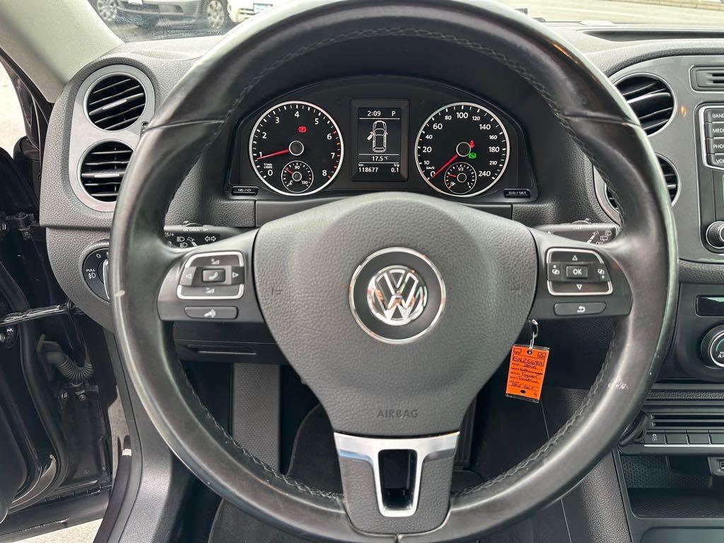 2016 Volkswagen Tiguan Comfortline for sale at Drive Point Auto in Coquitlam, BC — photo 13 of 22