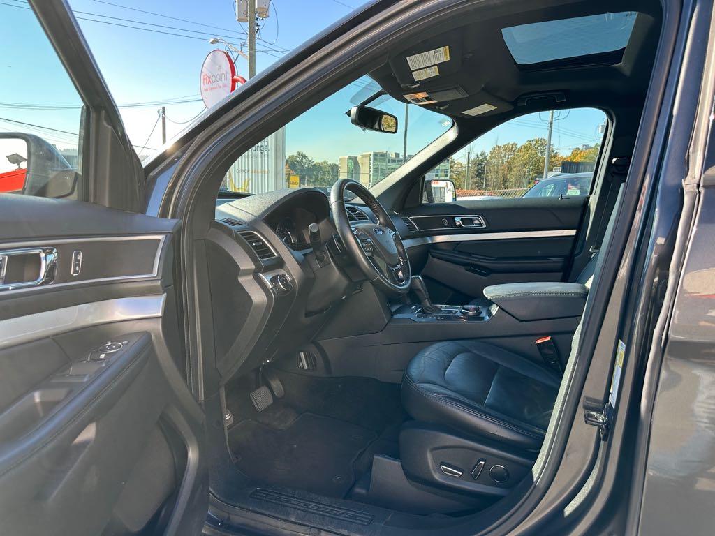 2017 Ford Explorer XLT for sale at Drive Point Auto in Coquitlam, BC — photo 12 of 22