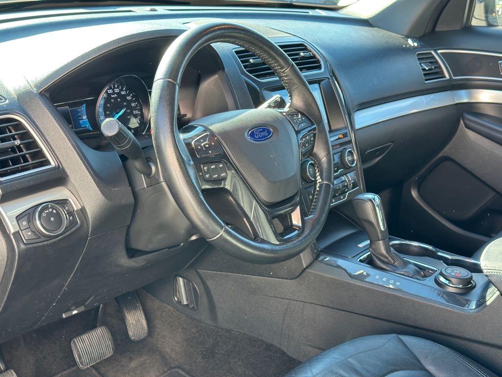 2017 Ford Explorer XLT for sale at Drive Point Auto in Coquitlam, BC — photo 13 of 22