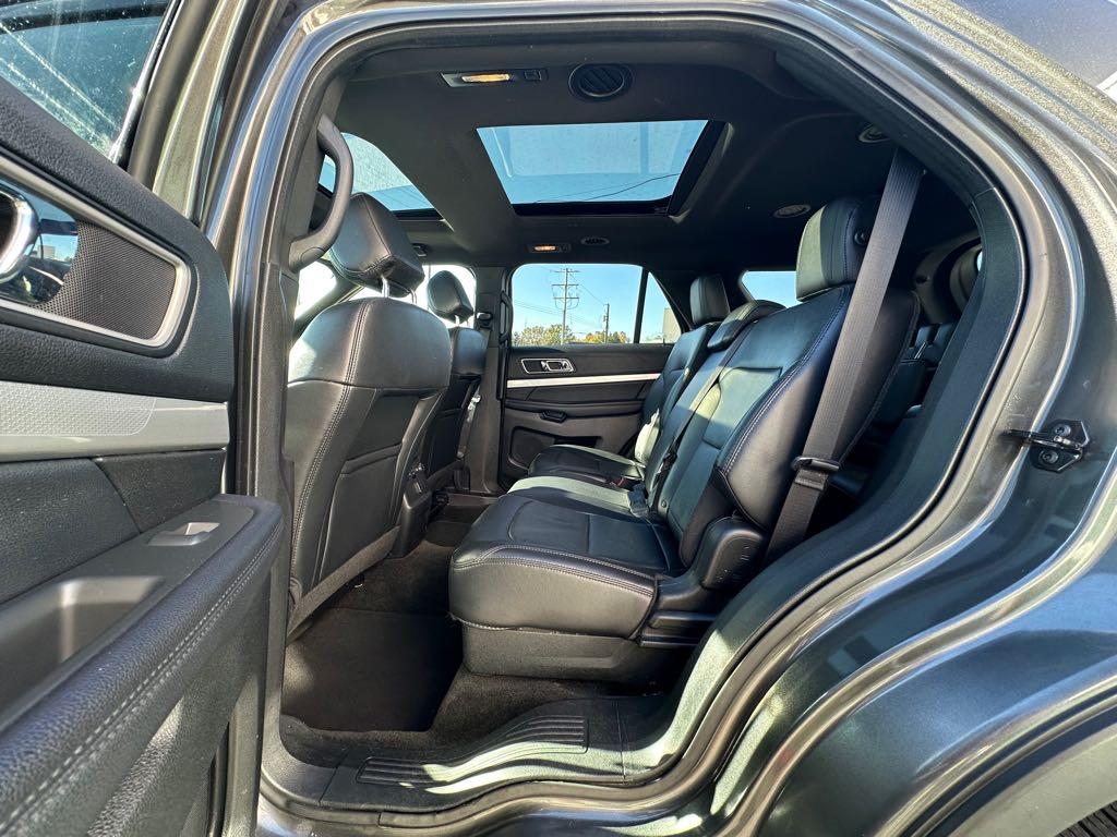2017 Ford Explorer XLT for sale at Drive Point Auto in Coquitlam, BC — photo 9 of 22