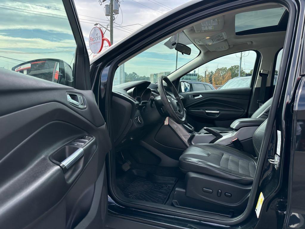 2015 Ford Escape SE for sale at Drive Point Auto in Coquitlam, BC — photo 12 of 21