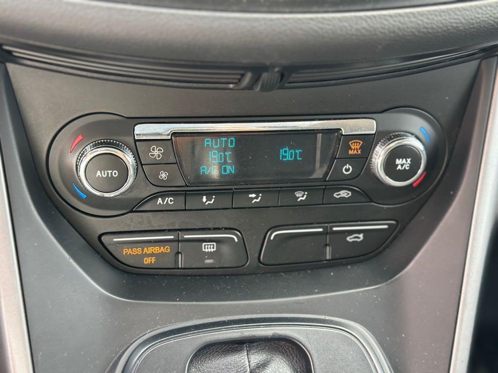 2015 Ford Escape SE for sale at Drive Point Auto in Coquitlam, BC — photo 18 of 21