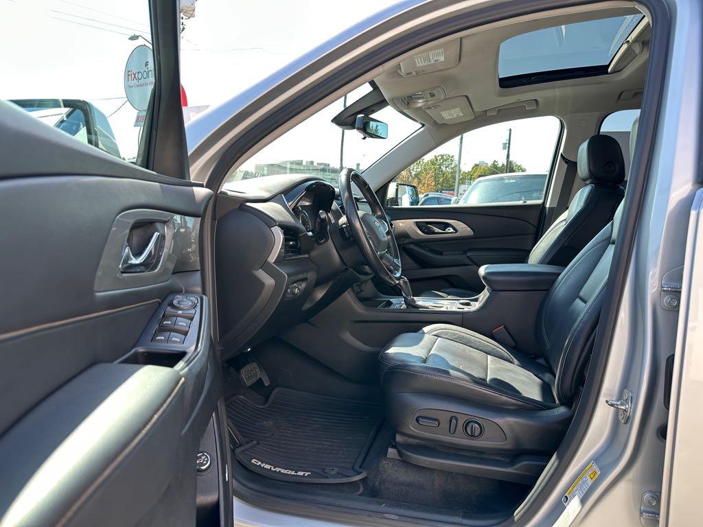 2018 Chevrolet Traverse LT for sale at Drive Point Auto in Coquitlam, BC — photo 12 of 22