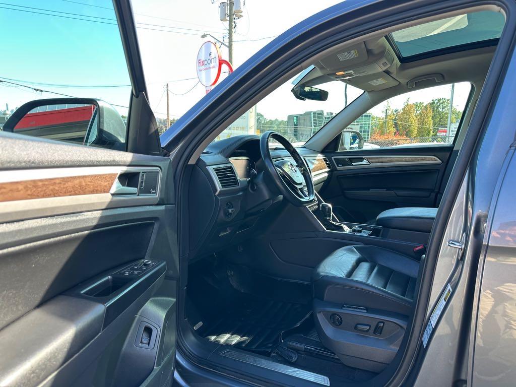 2019 Volkswagen Atlas Execline for sale at Drive Point Auto in Coquitlam, BC — photo 14 of 22