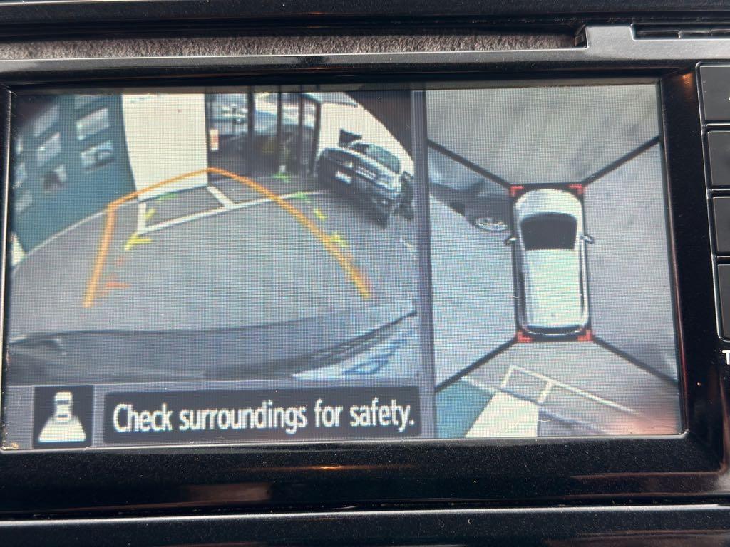 2016 Nissan Versa Note SL for sale at Drive Point Auto in Coquitlam, BC — photo 18 of 20