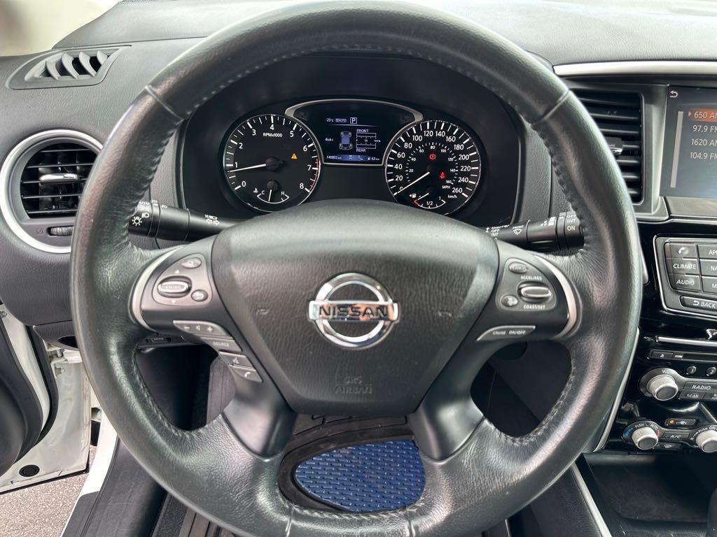 2018 Nissan Pathfinder SV for sale at Drive Point Auto in Coquitlam, BC — photo 13 of 21