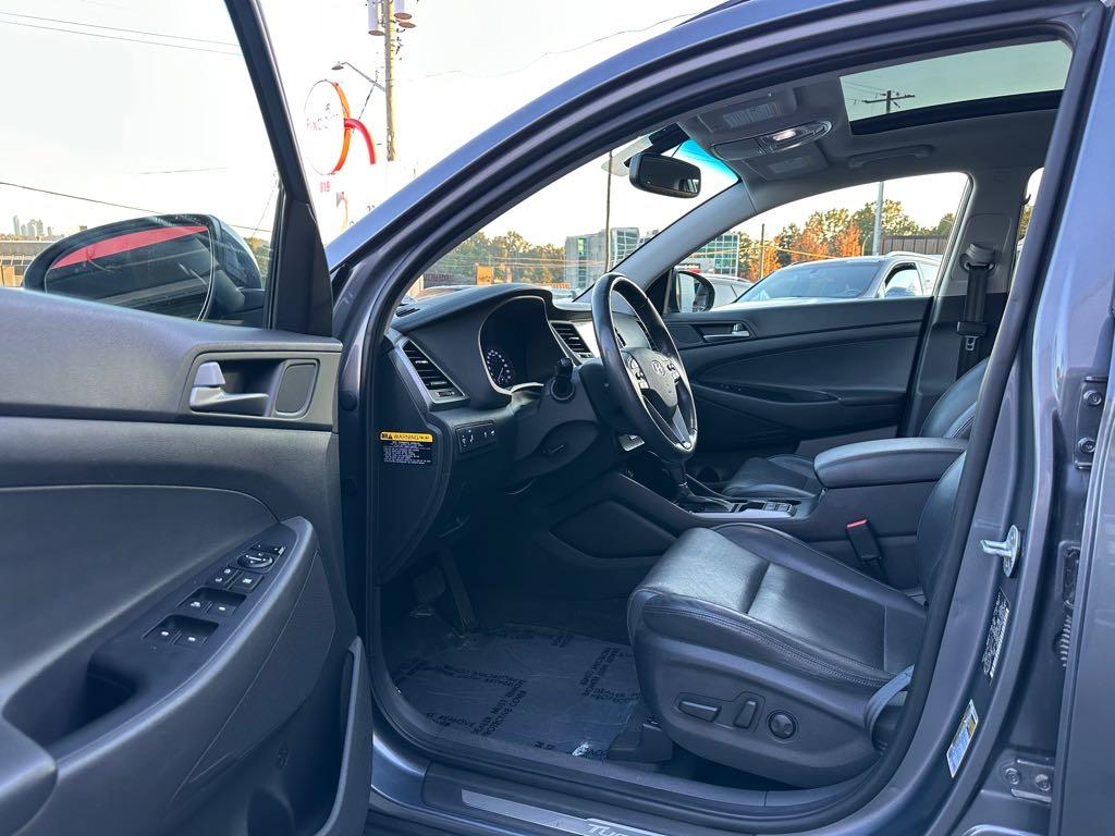 2016 Hyundai Tucson Limited for sale at Drive Point Auto in Coquitlam, BC — photo 12 of 23
