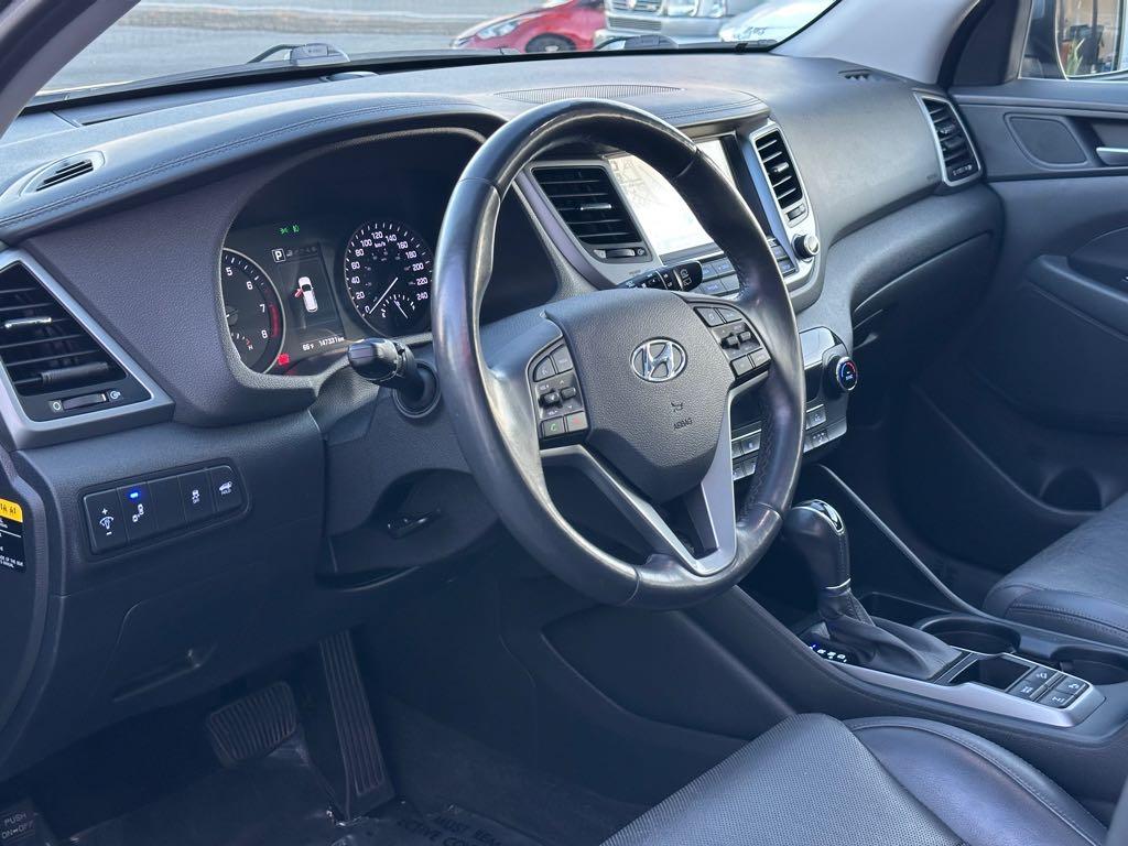 2016 Hyundai Tucson Limited for sale at Drive Point Auto in Coquitlam, BC — photo 13 of 23