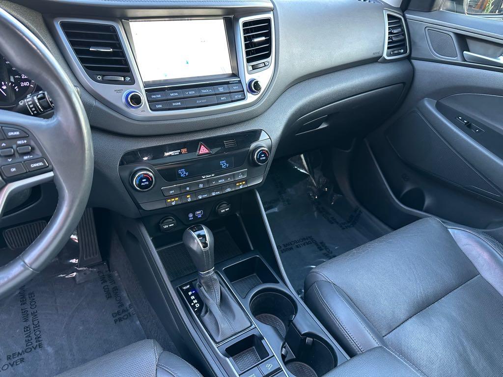 2016 Hyundai Tucson Limited for sale at Drive Point Auto in Coquitlam, BC — photo 17 of 23