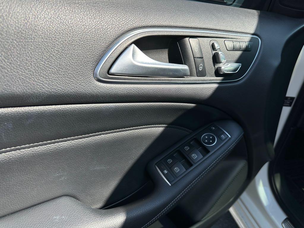 2018 Mercedes-benz B-Class B 250 for sale at Drive Point Auto in Coquitlam, BC — photo 12 of 18